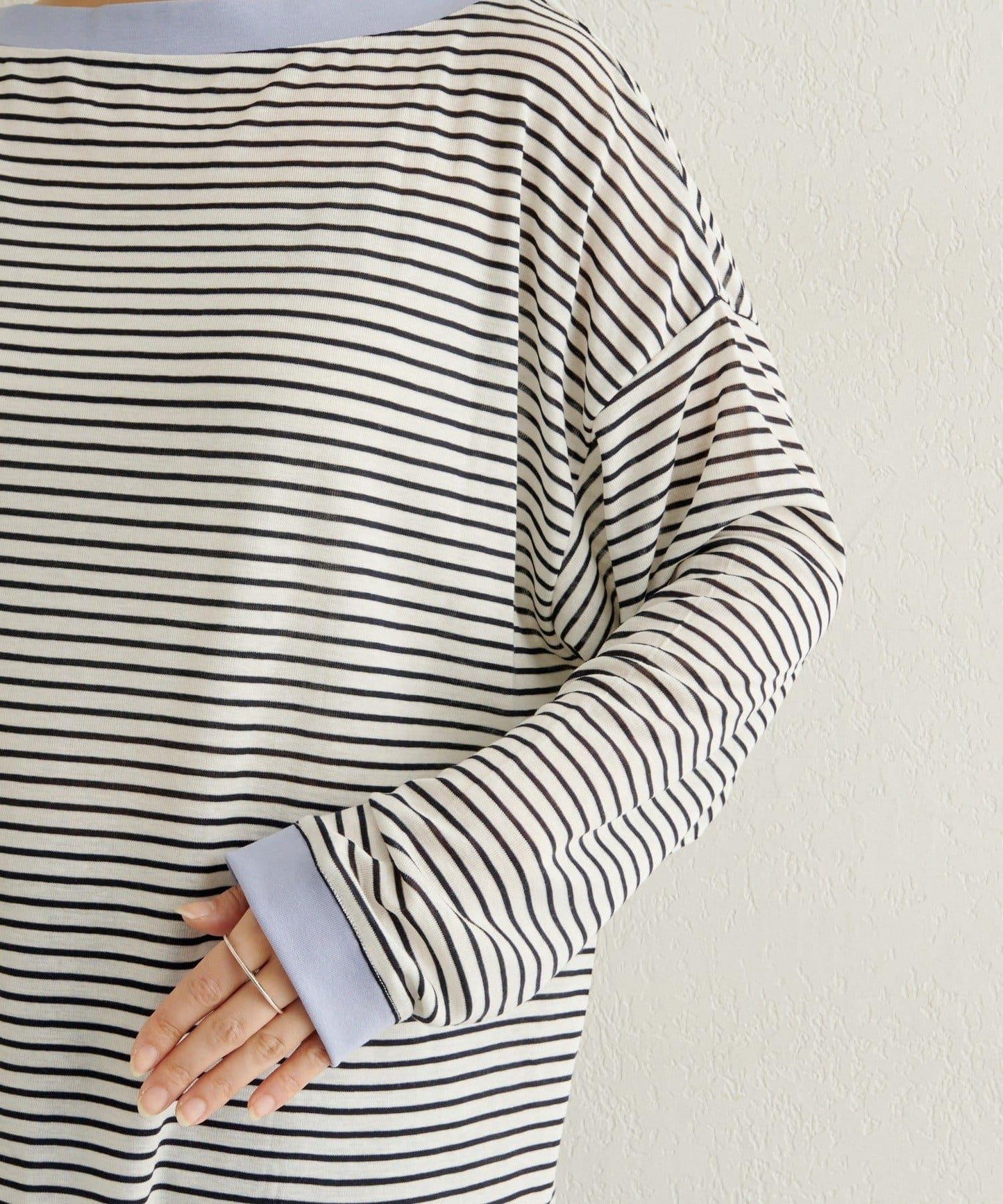 條紋一字肩長袖T恤