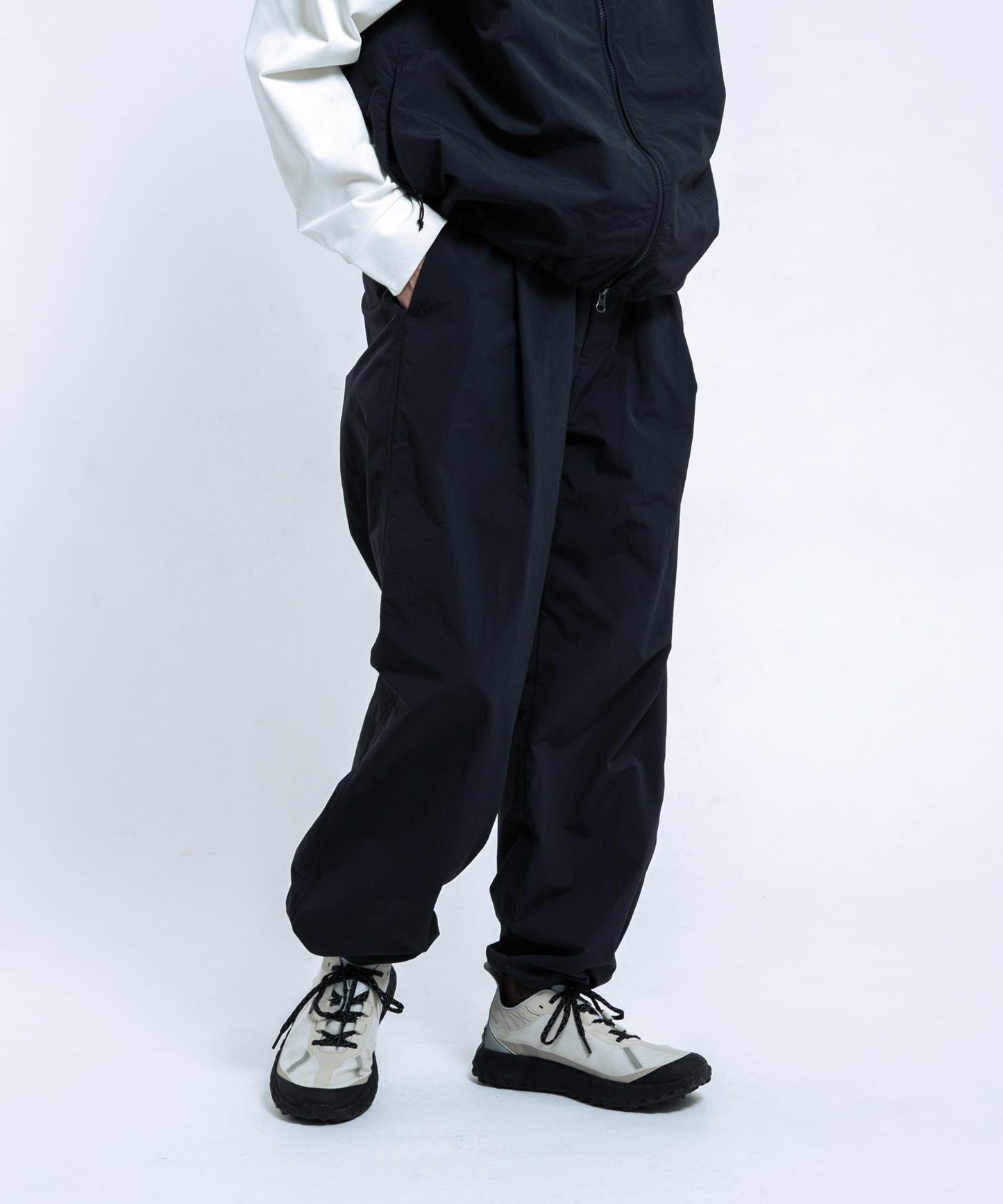 『UR TECH』尼龍塔夫綢長褲