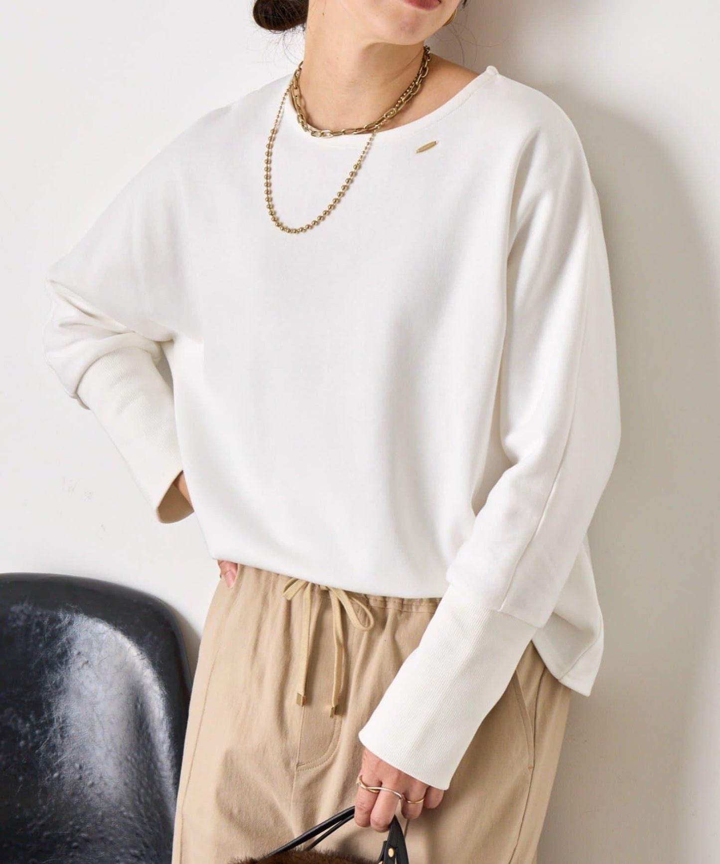 蝙蝠袖後背拉鍊套頭衫