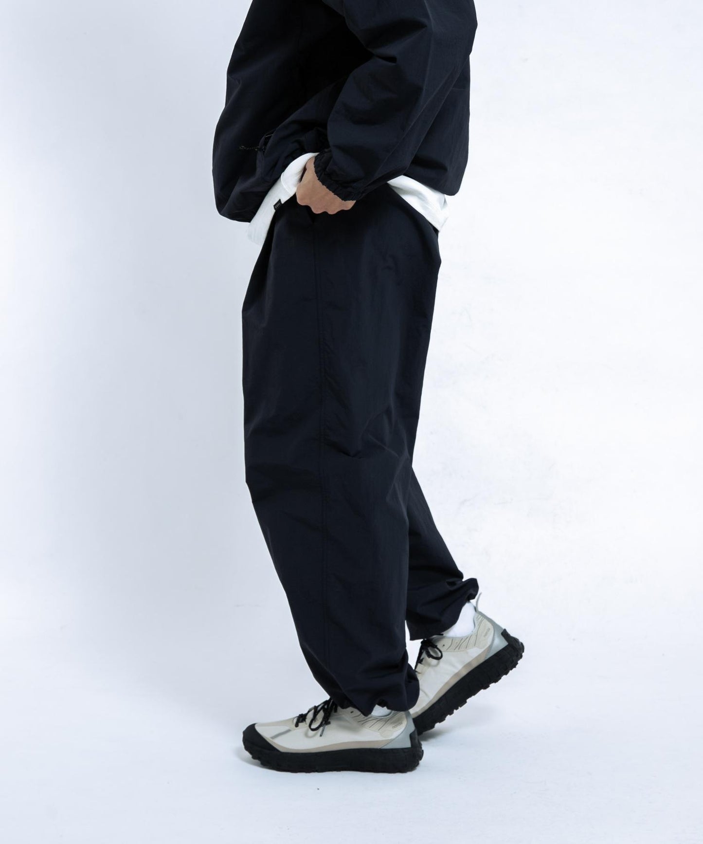 『UR TECH』尼龍塔夫綢長褲