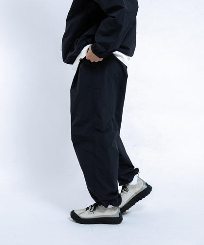 『UR TECH』尼龍塔夫綢長褲