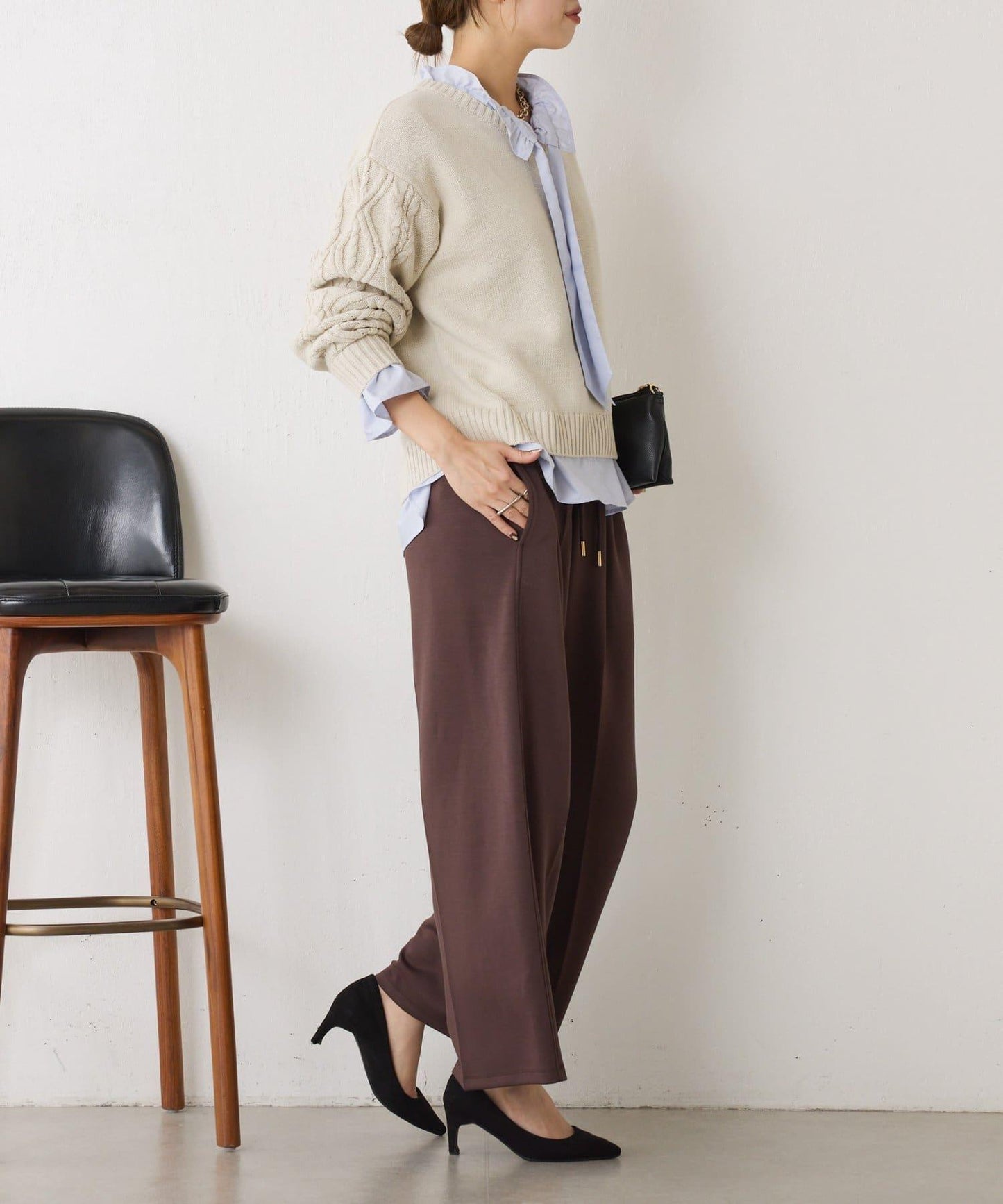 袖部麻花V領針織衫