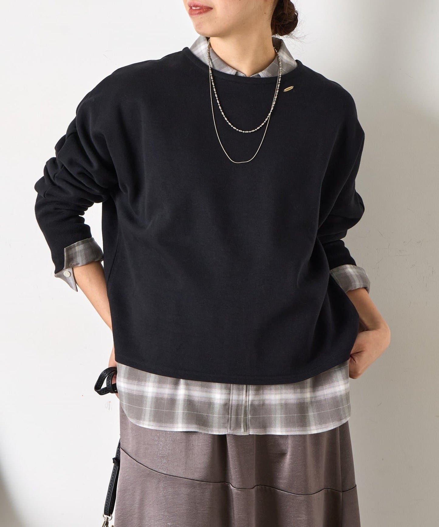 蝙蝠袖後背拉鍊套頭衫