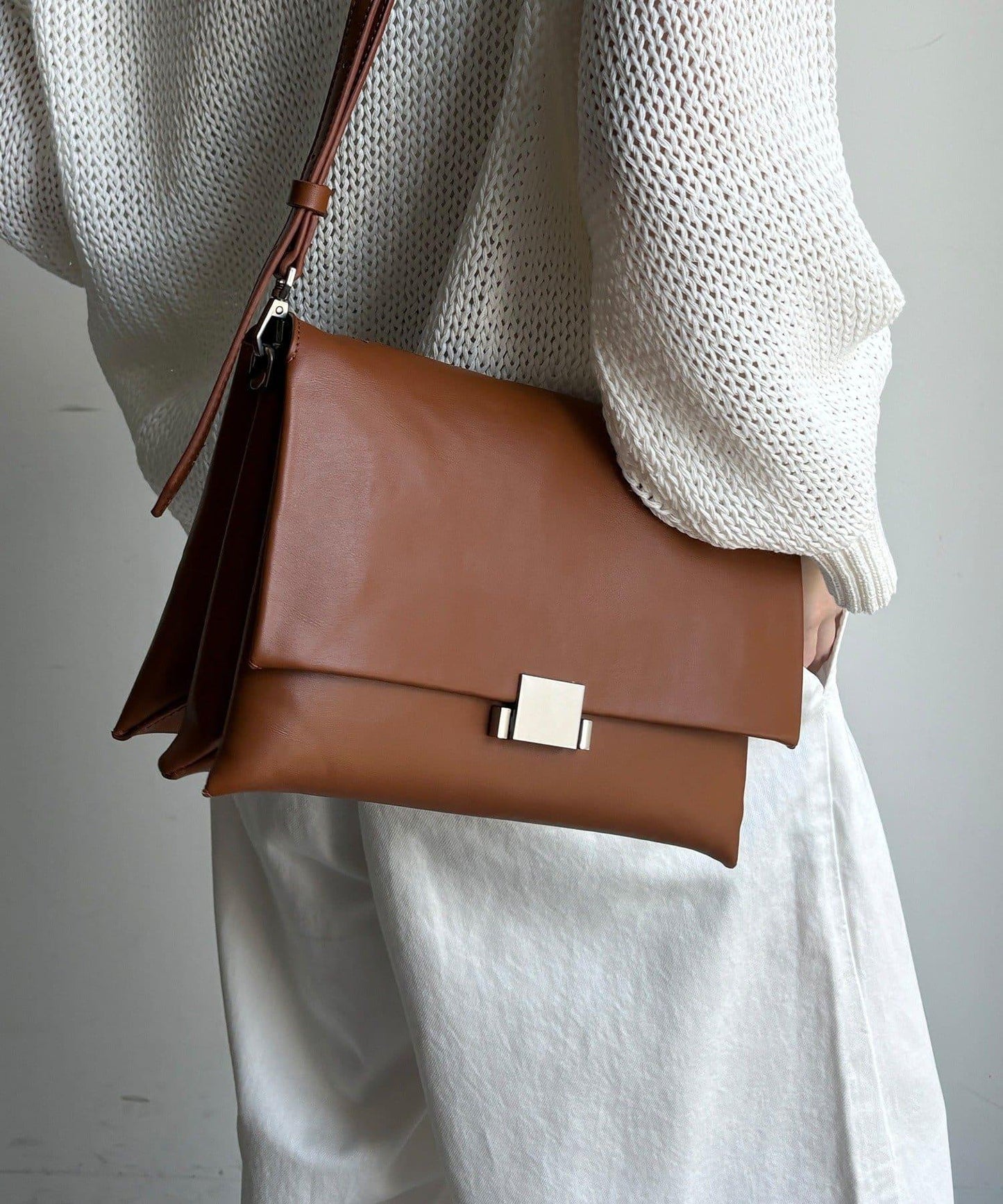 軟質翻蓋手提包