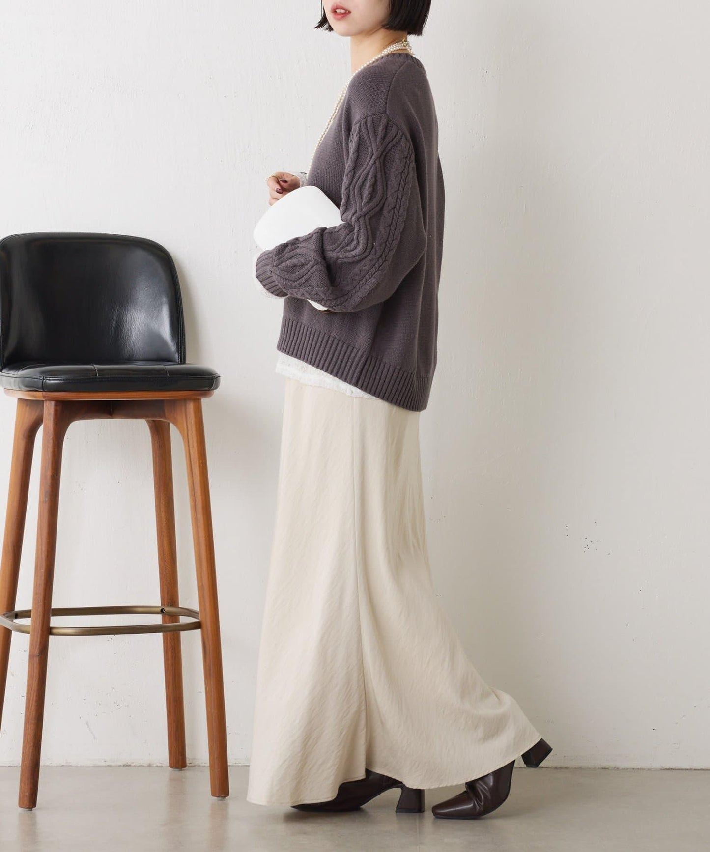 袖部麻花V領針織衫