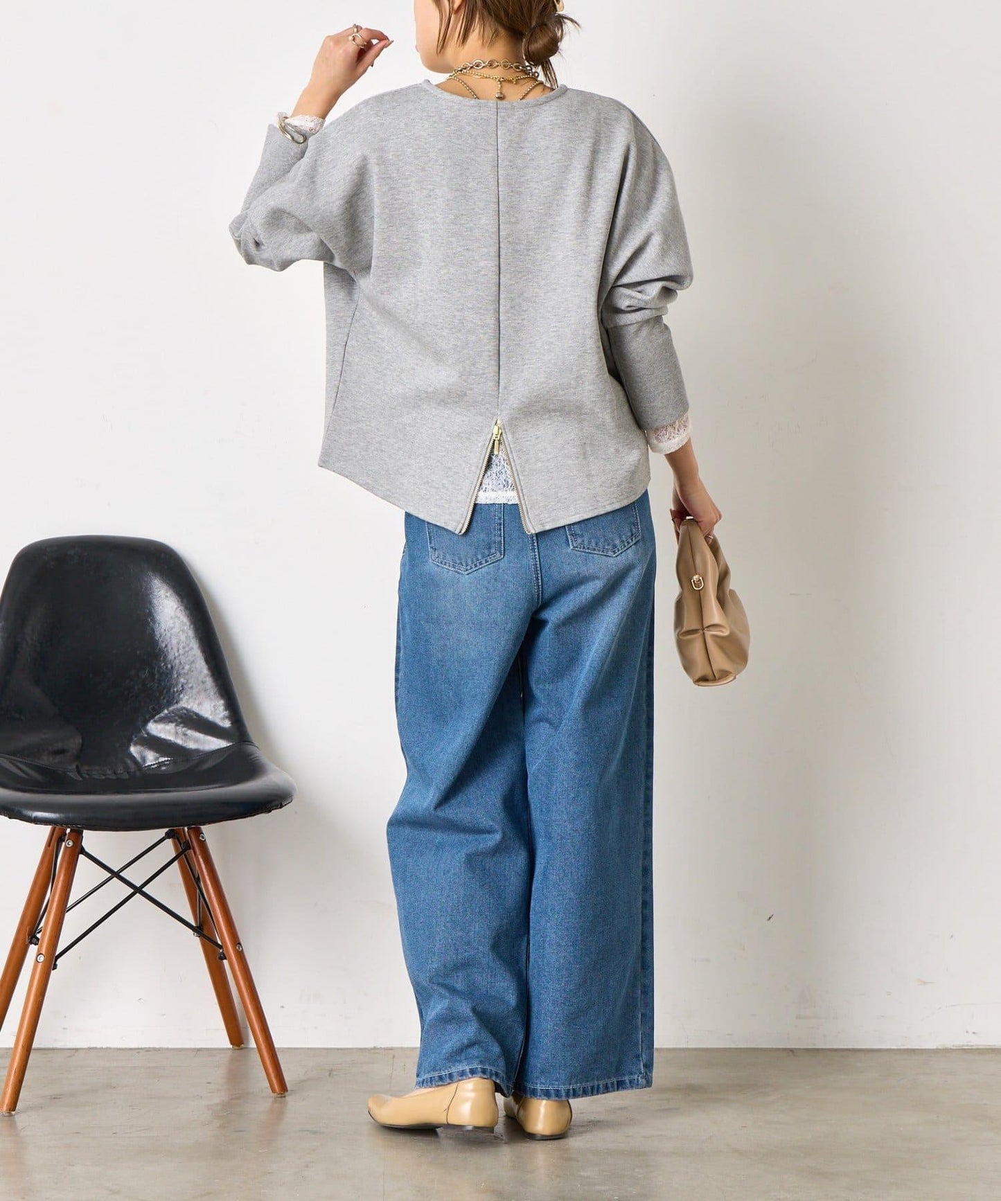 蝙蝠袖後背拉鍊套頭衫