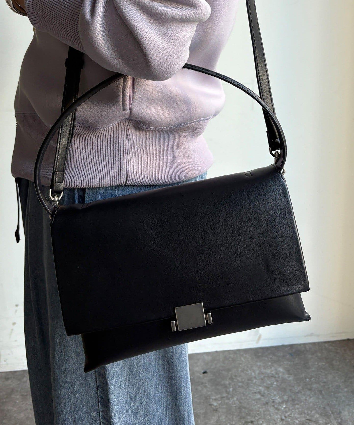 軟質翻蓋手提包