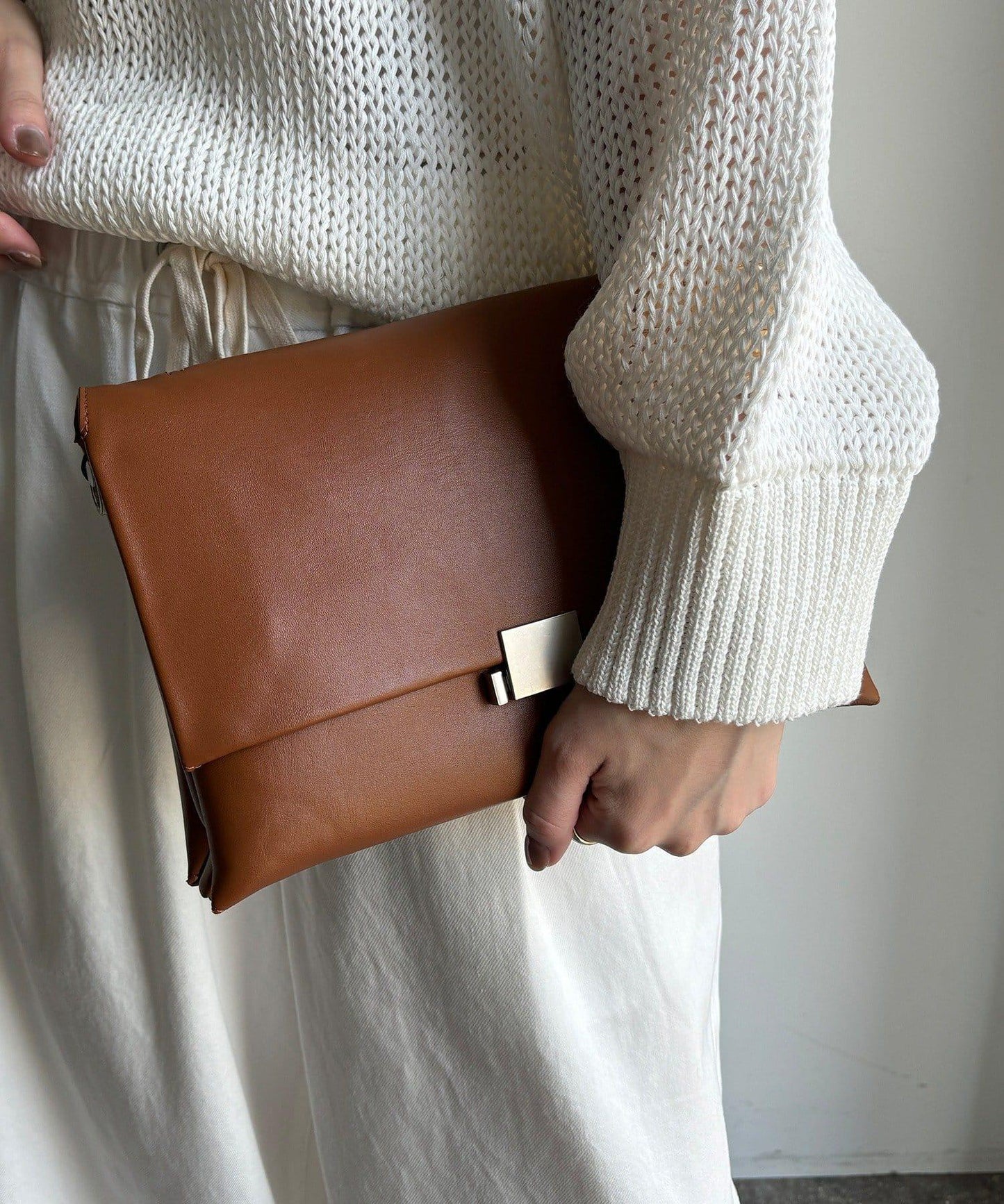 軟質翻蓋手提包