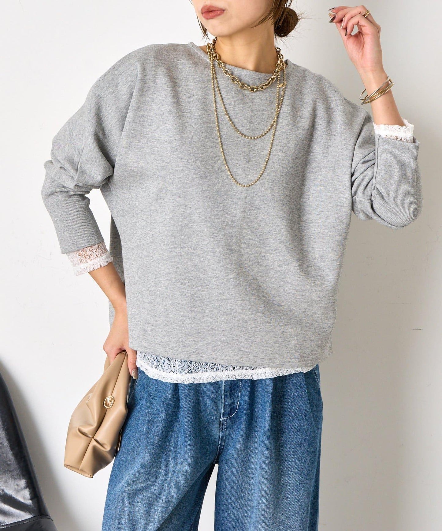 蝙蝠袖後背拉鍊套頭衫