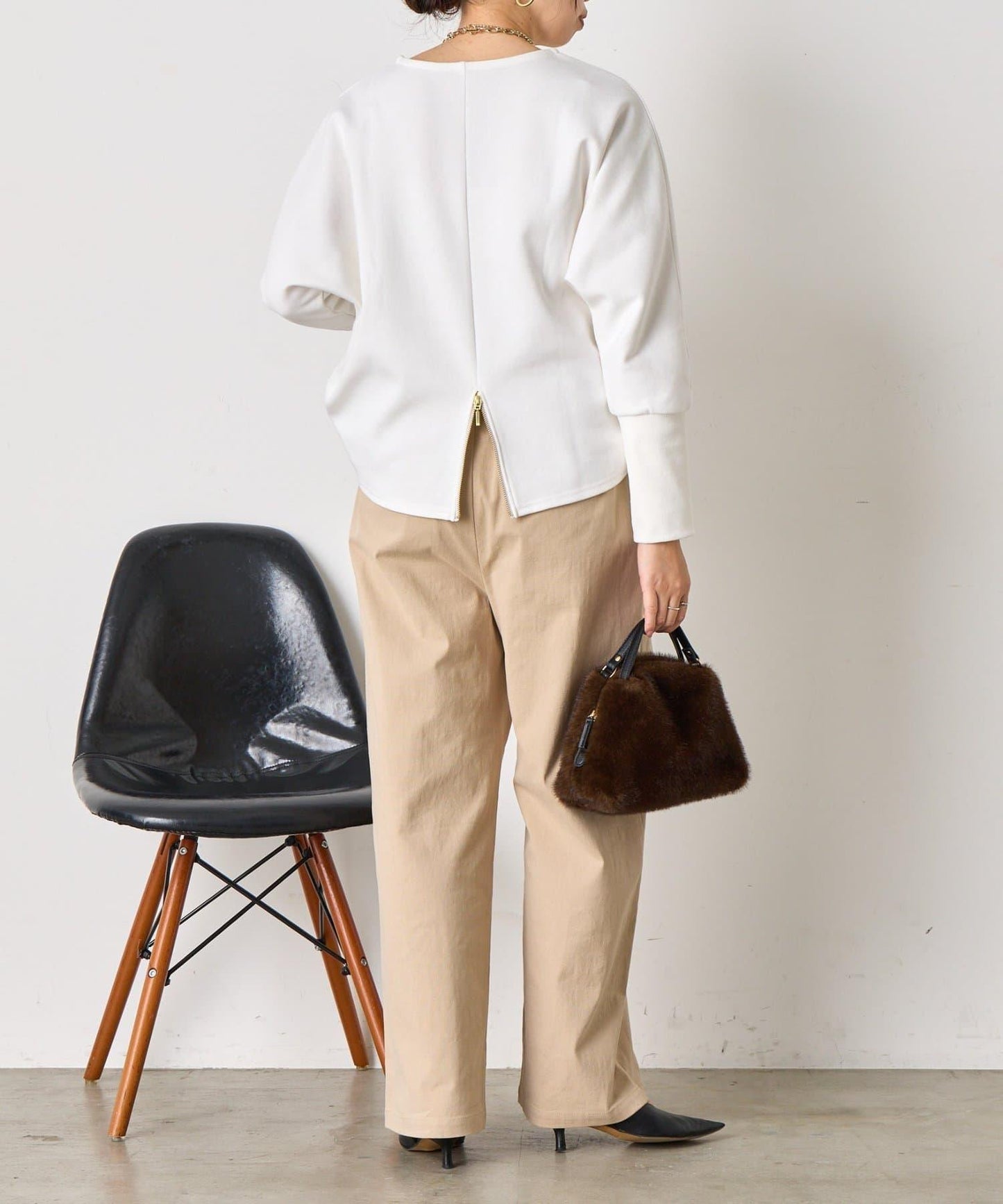 蝙蝠袖後背拉鍊套頭衫