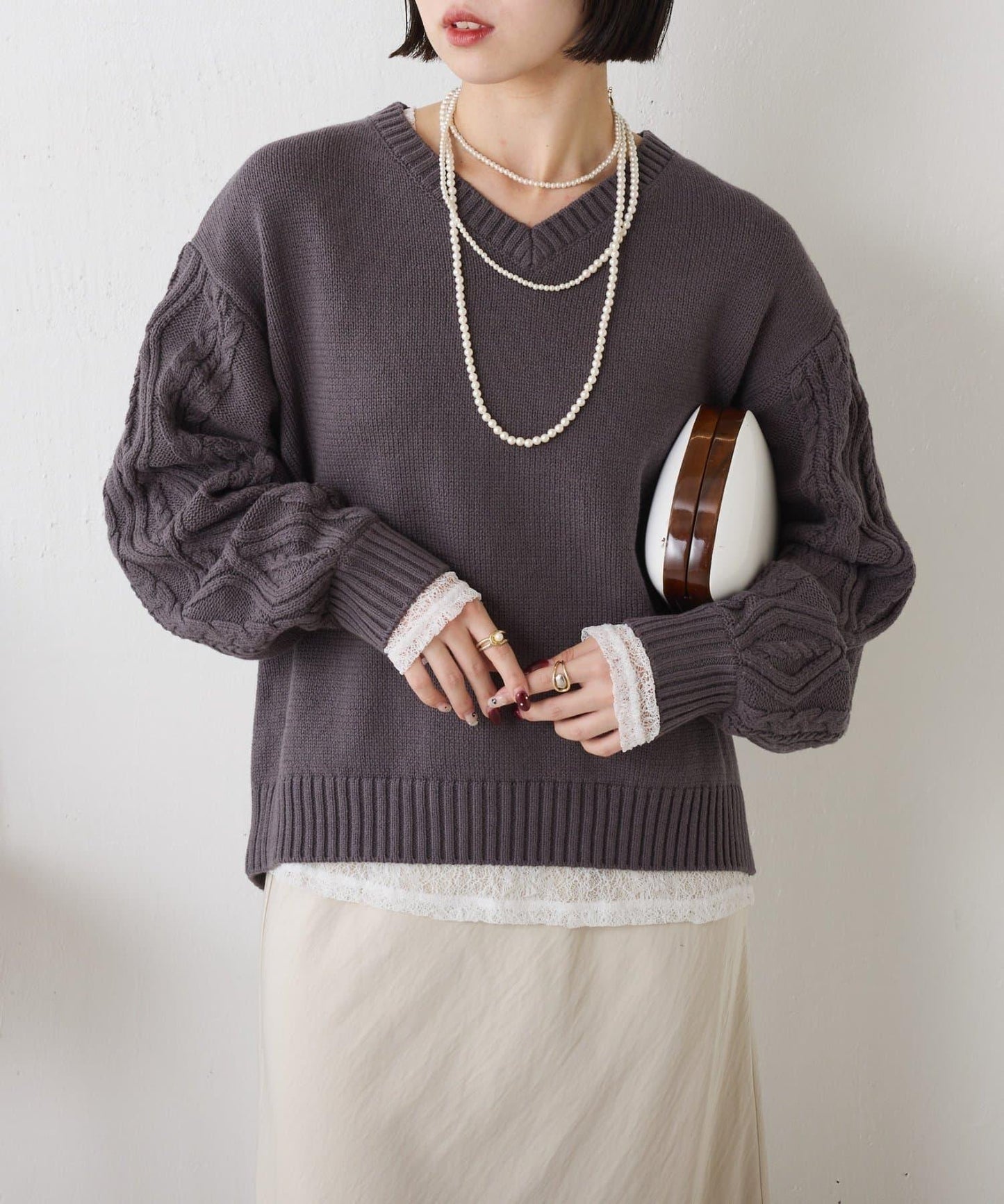 袖部麻花V領針織衫