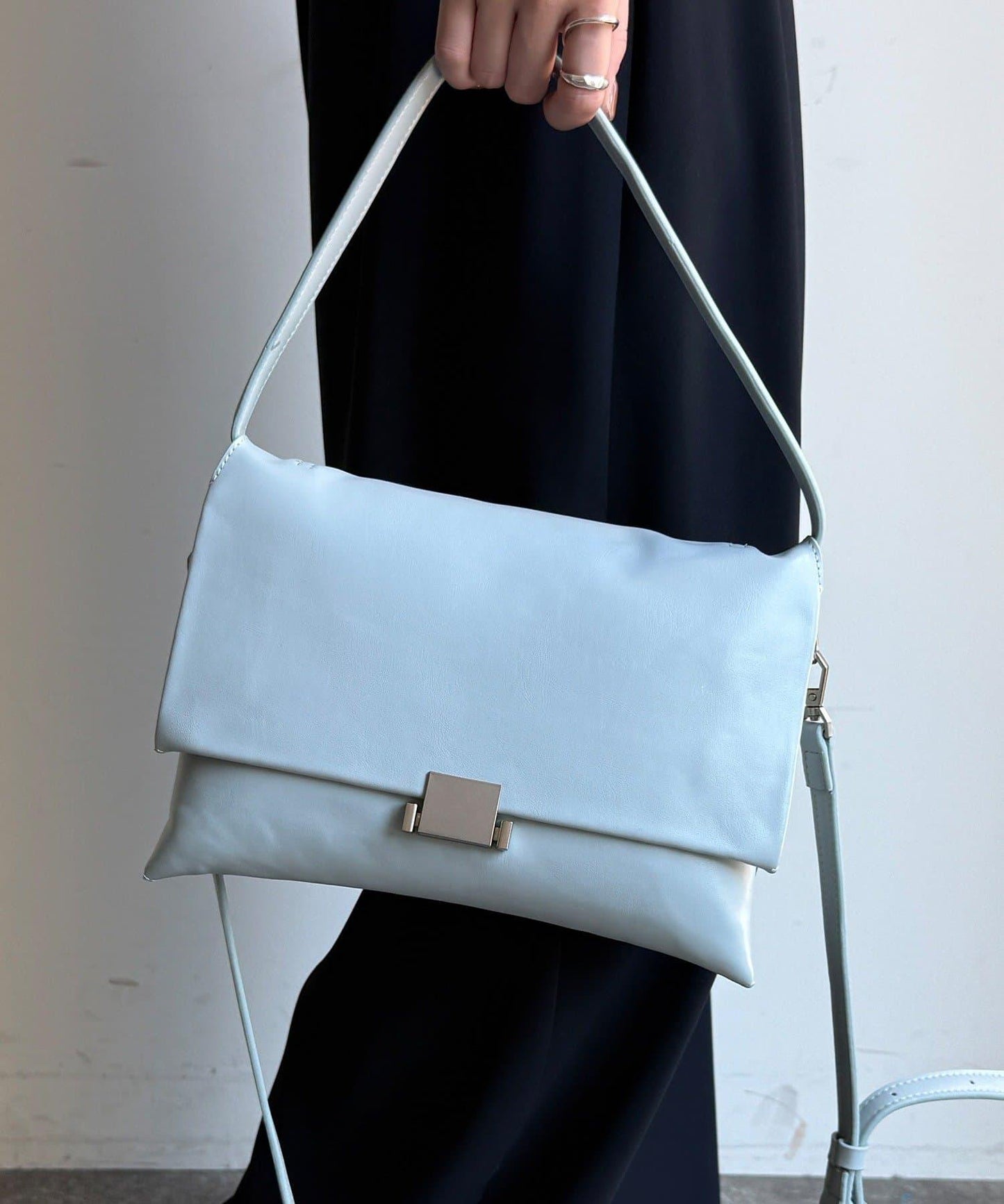 軟質翻蓋手提包