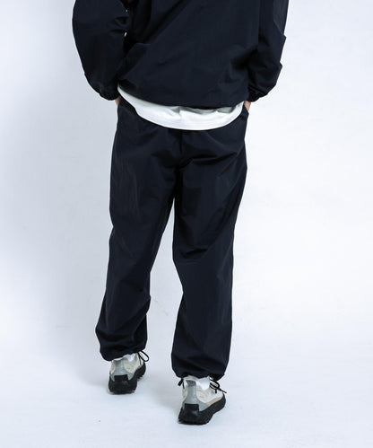 『UR TECH』尼龍塔夫綢長褲