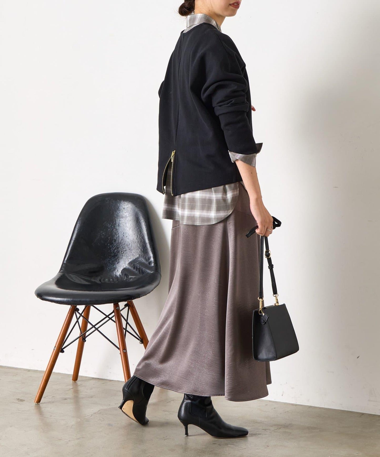 蝙蝠袖後背拉鍊套頭衫