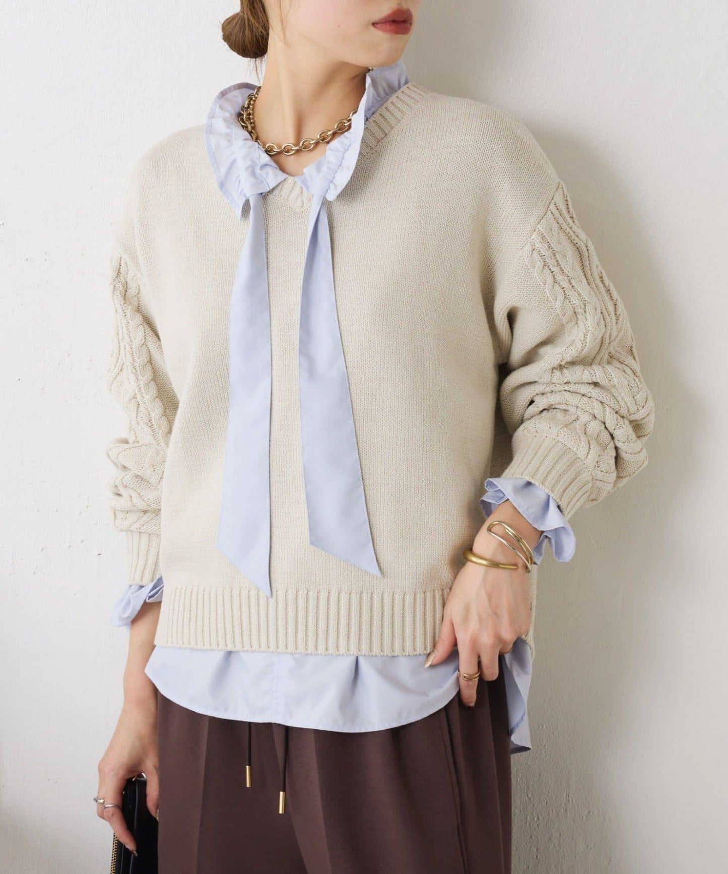 袖部麻花V領針織衫