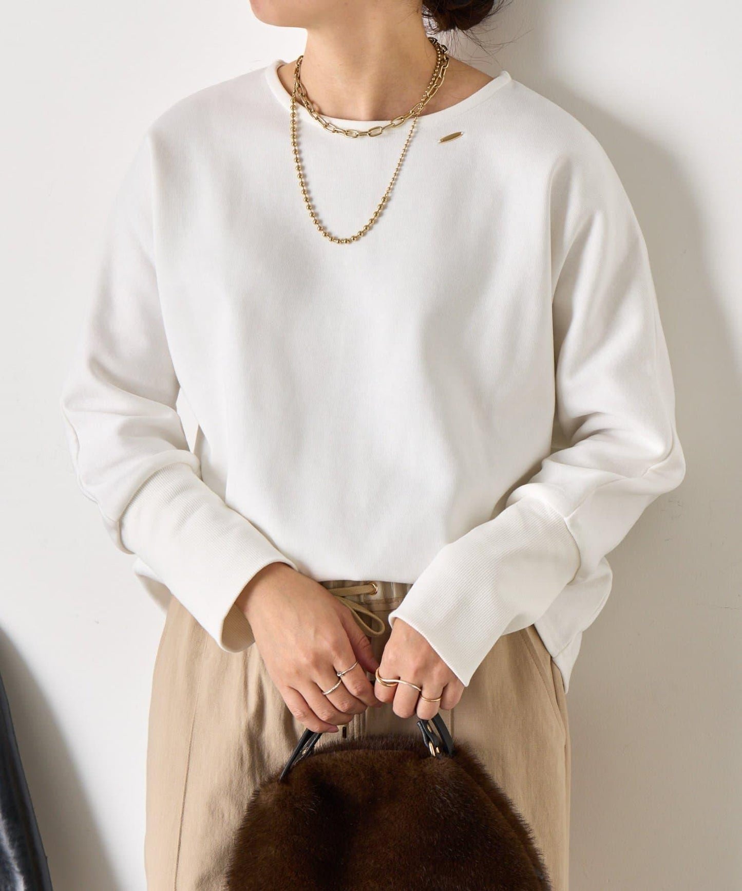 蝙蝠袖後背拉鍊套頭衫