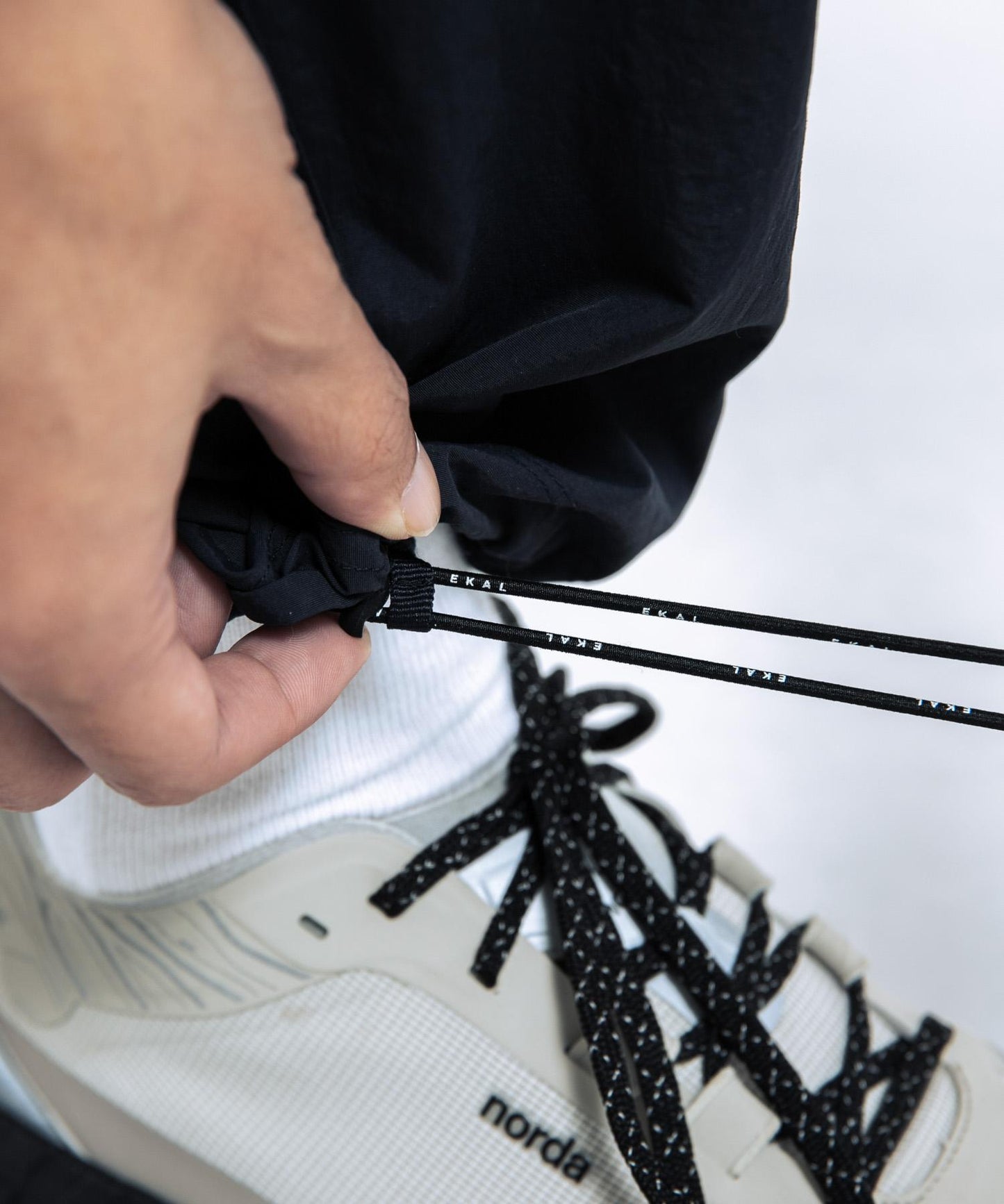 『UR TECH』尼龍塔夫綢長褲