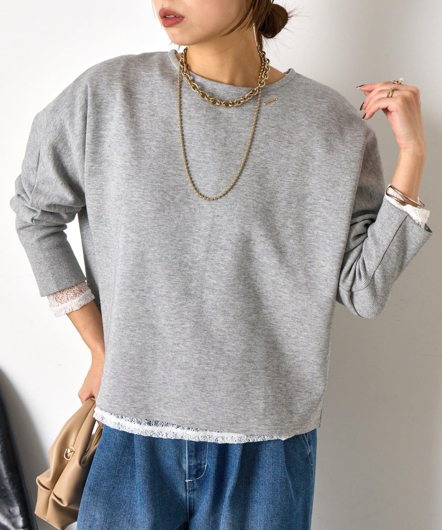 蝙蝠袖後背拉鍊套頭衫