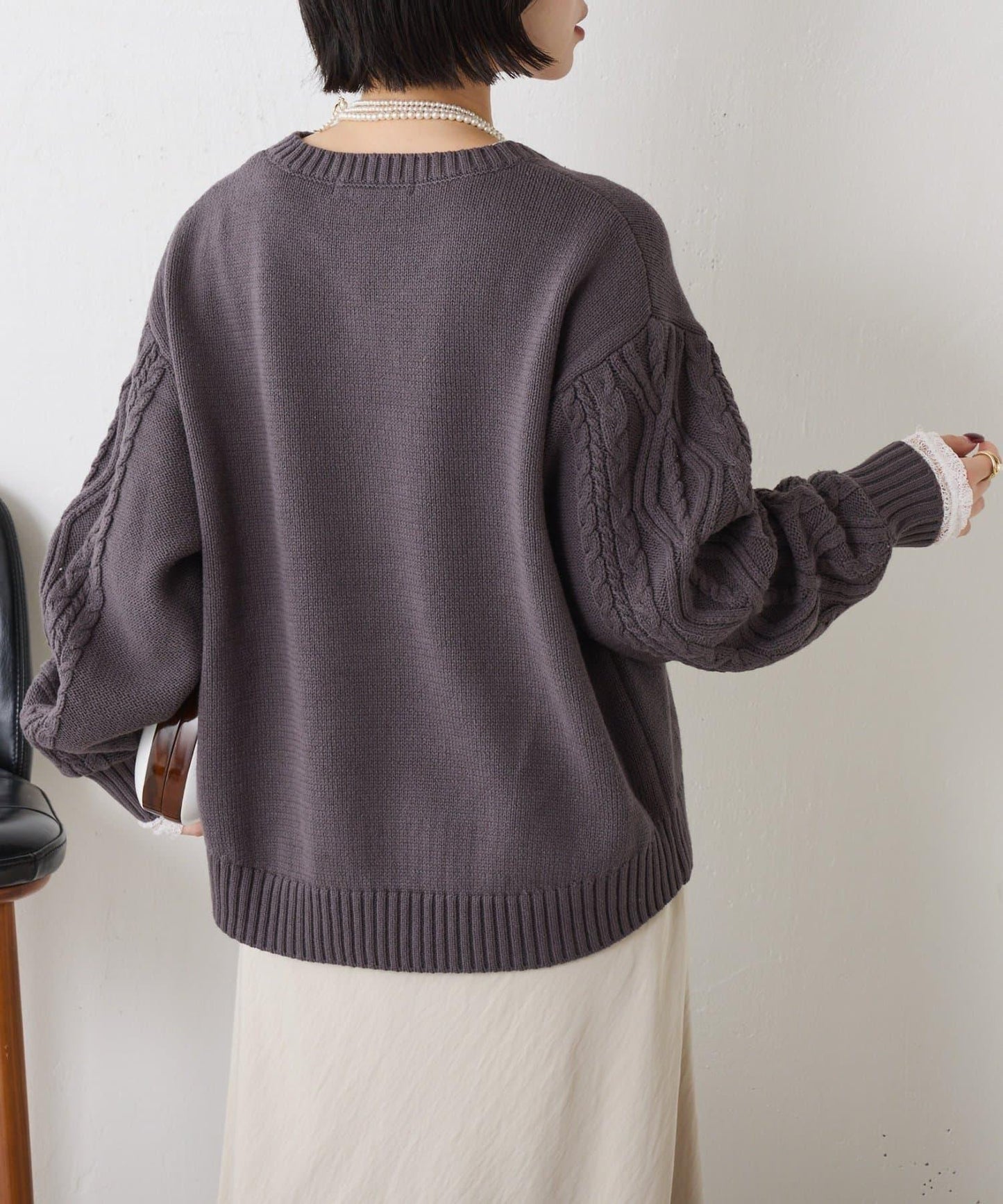 袖部麻花V領針織衫