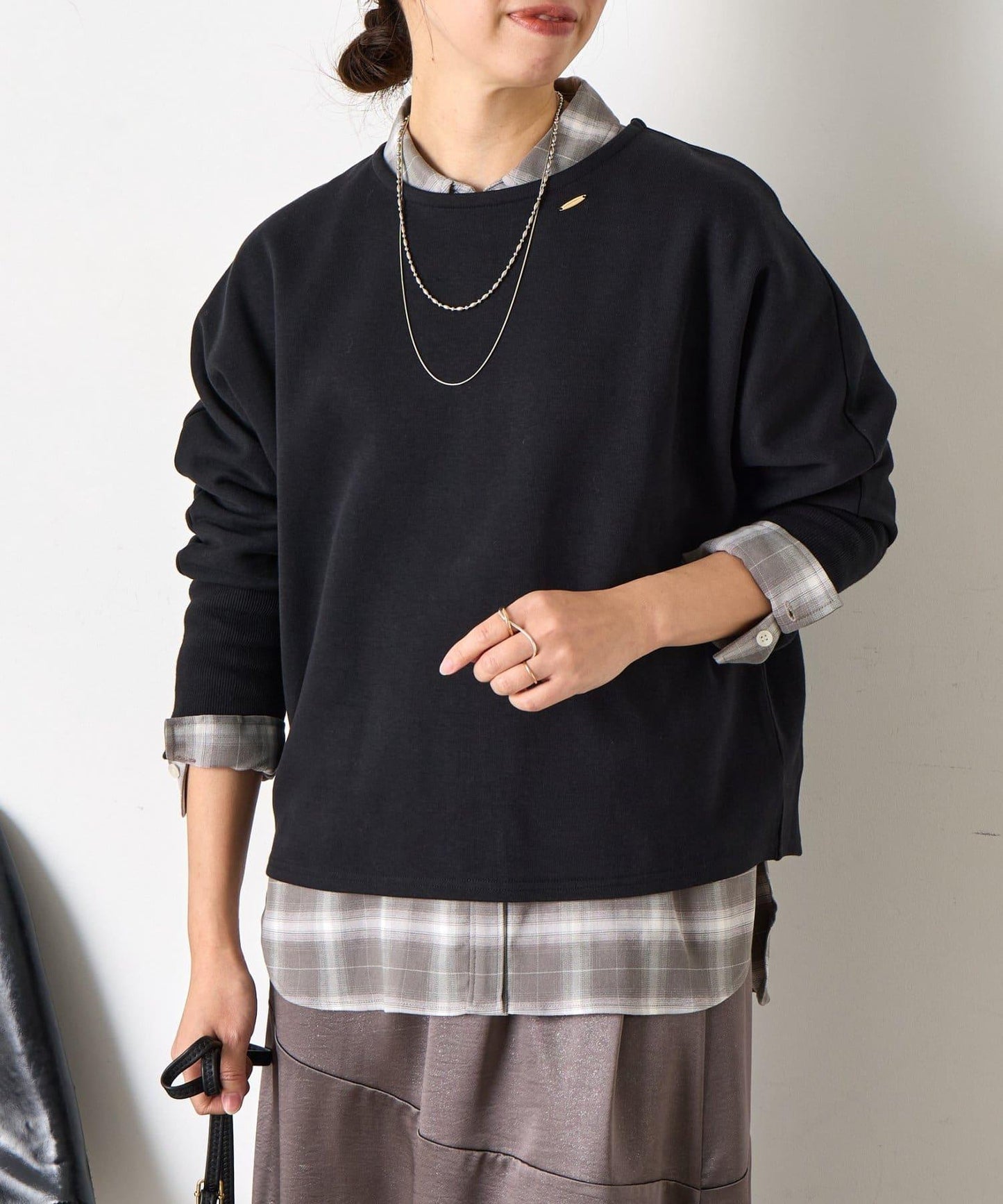 蝙蝠袖後背拉鍊套頭衫