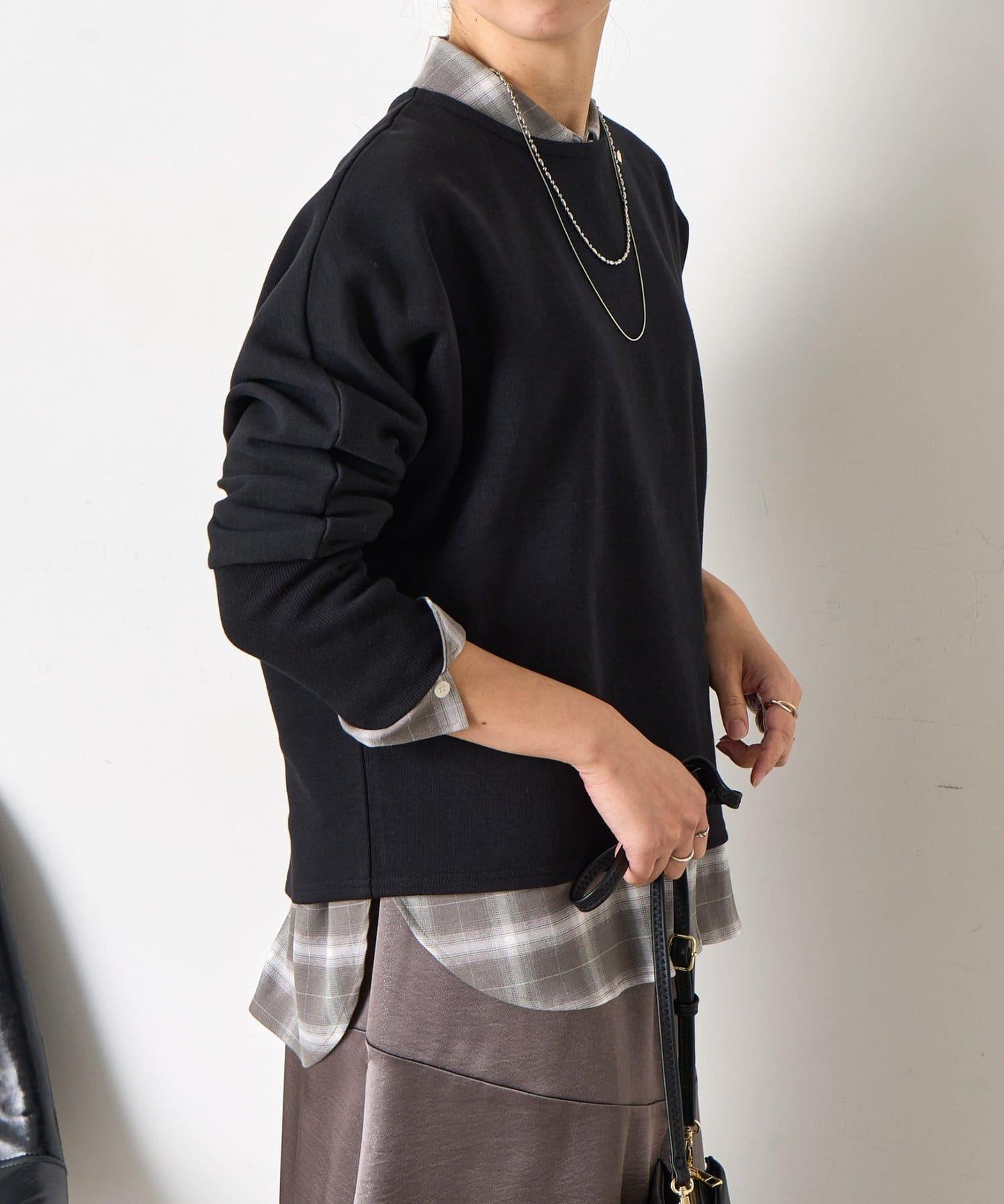 蝙蝠袖後背拉鍊套頭衫