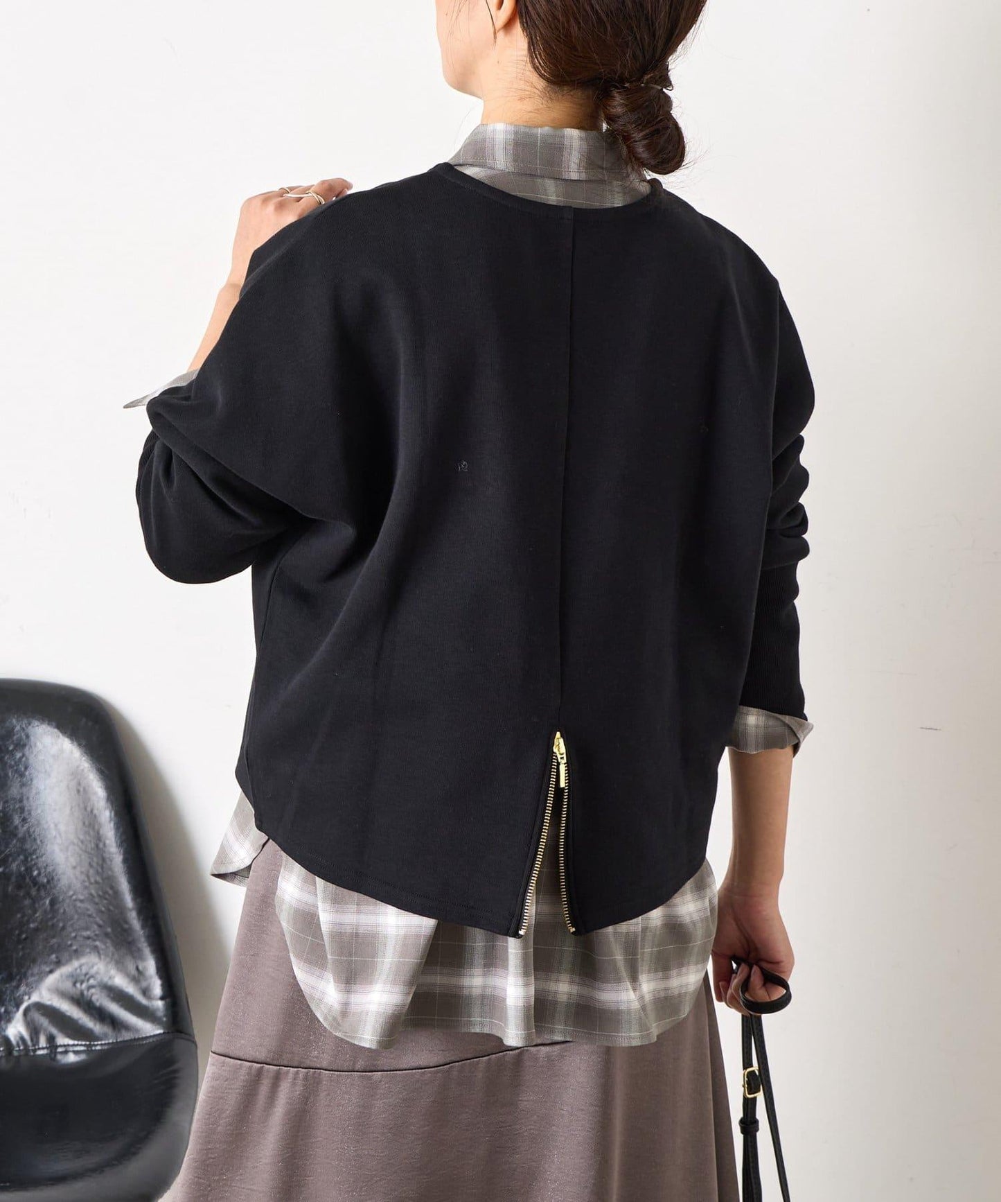 蝙蝠袖後背拉鍊套頭衫