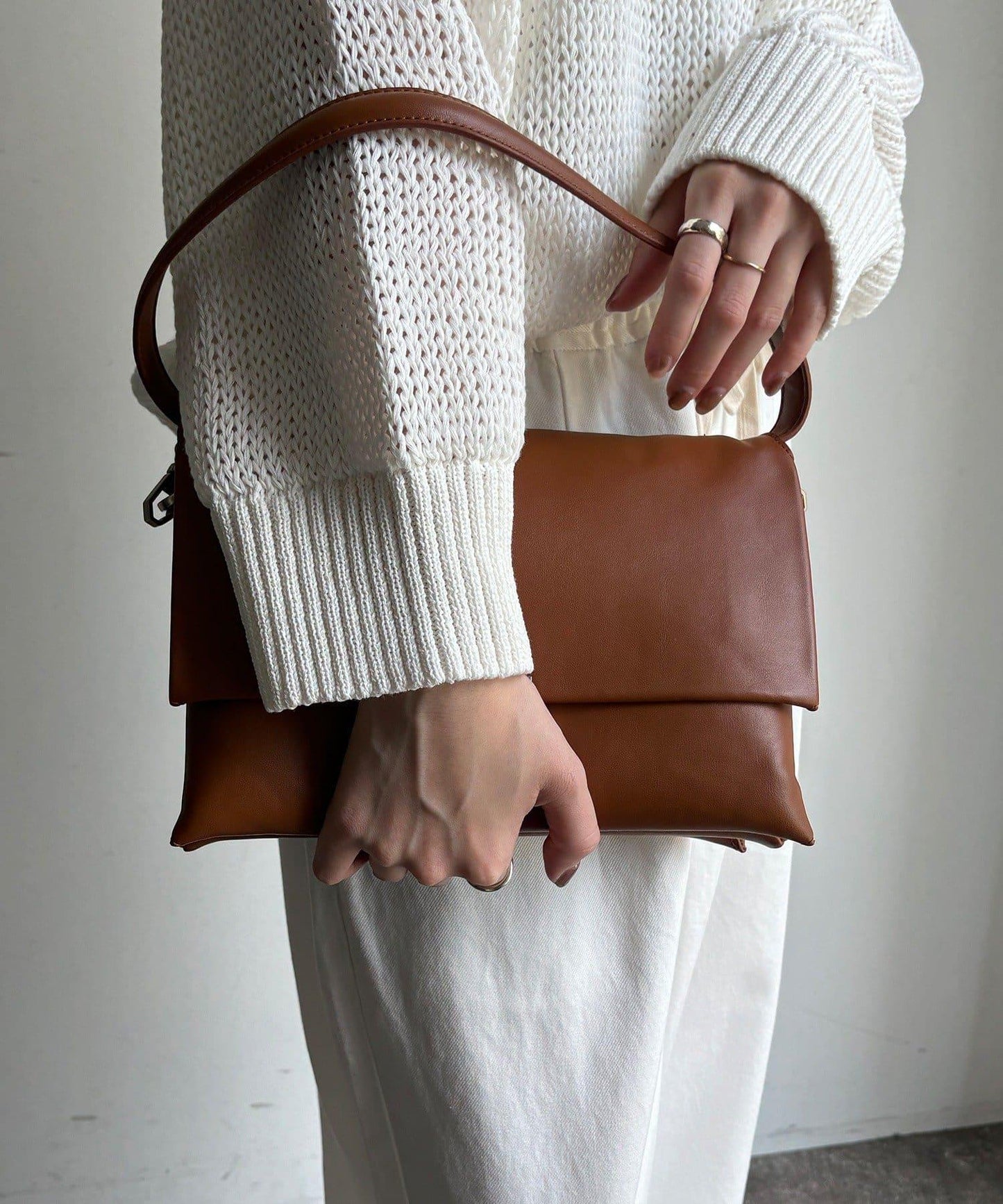 軟質翻蓋手提包