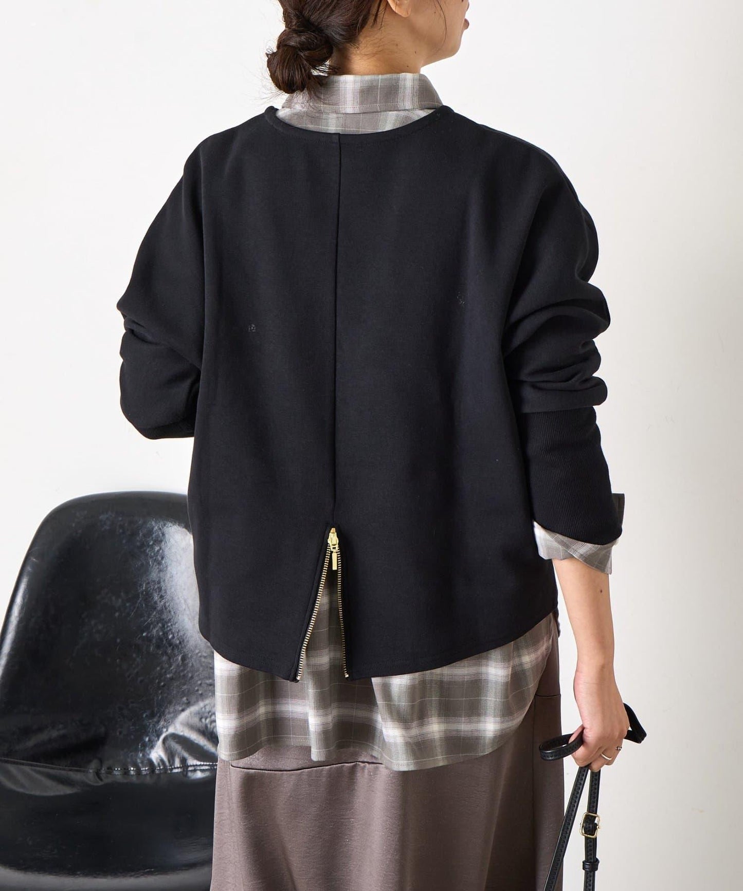 蝙蝠袖後背拉鍊套頭衫