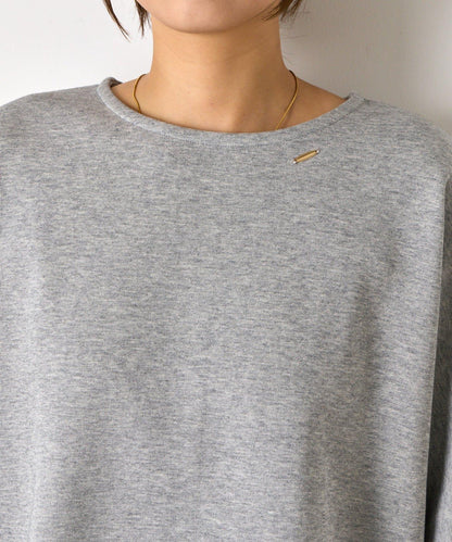 蝙蝠袖後背拉鍊套頭衫