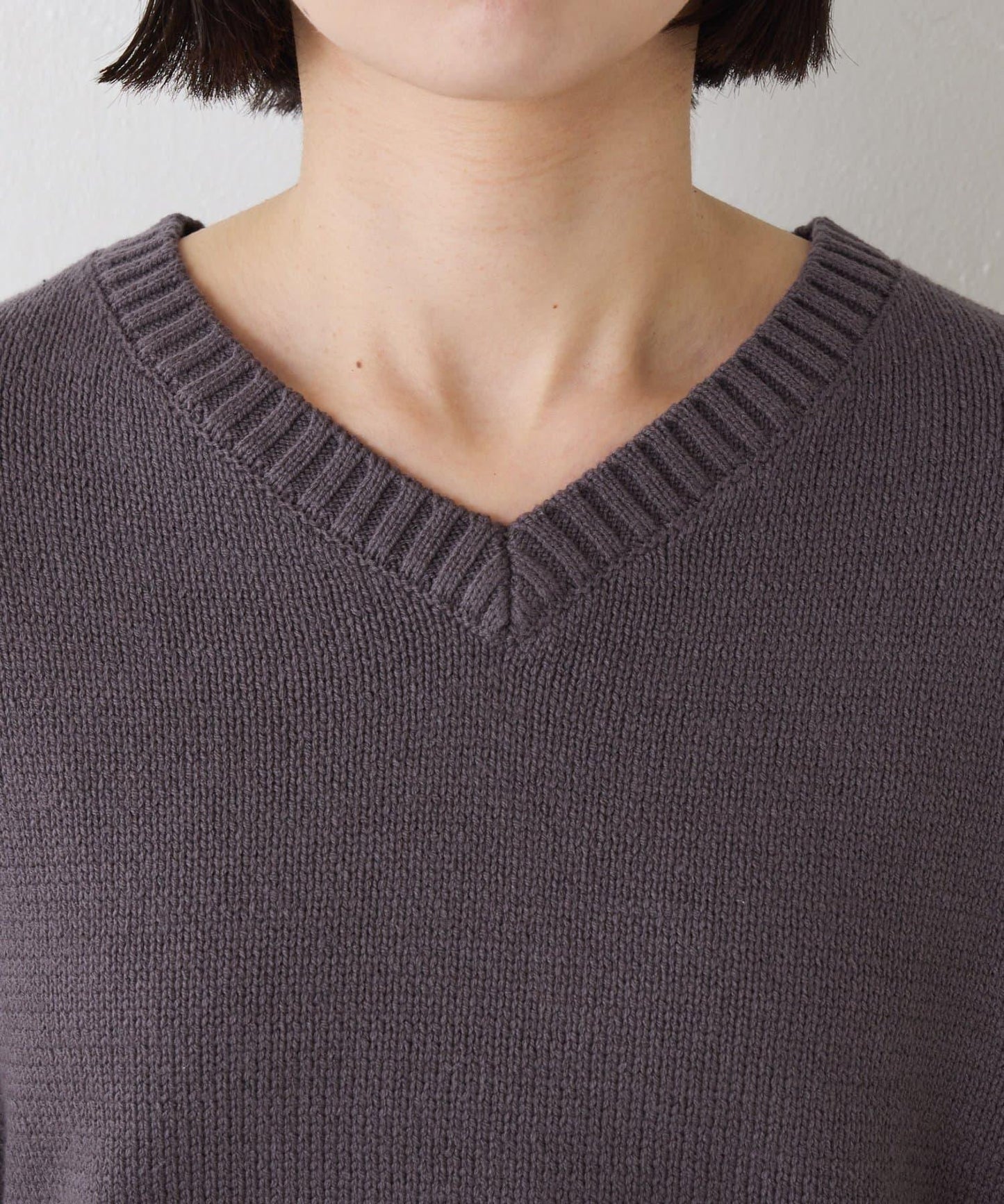 袖部麻花V領針織衫