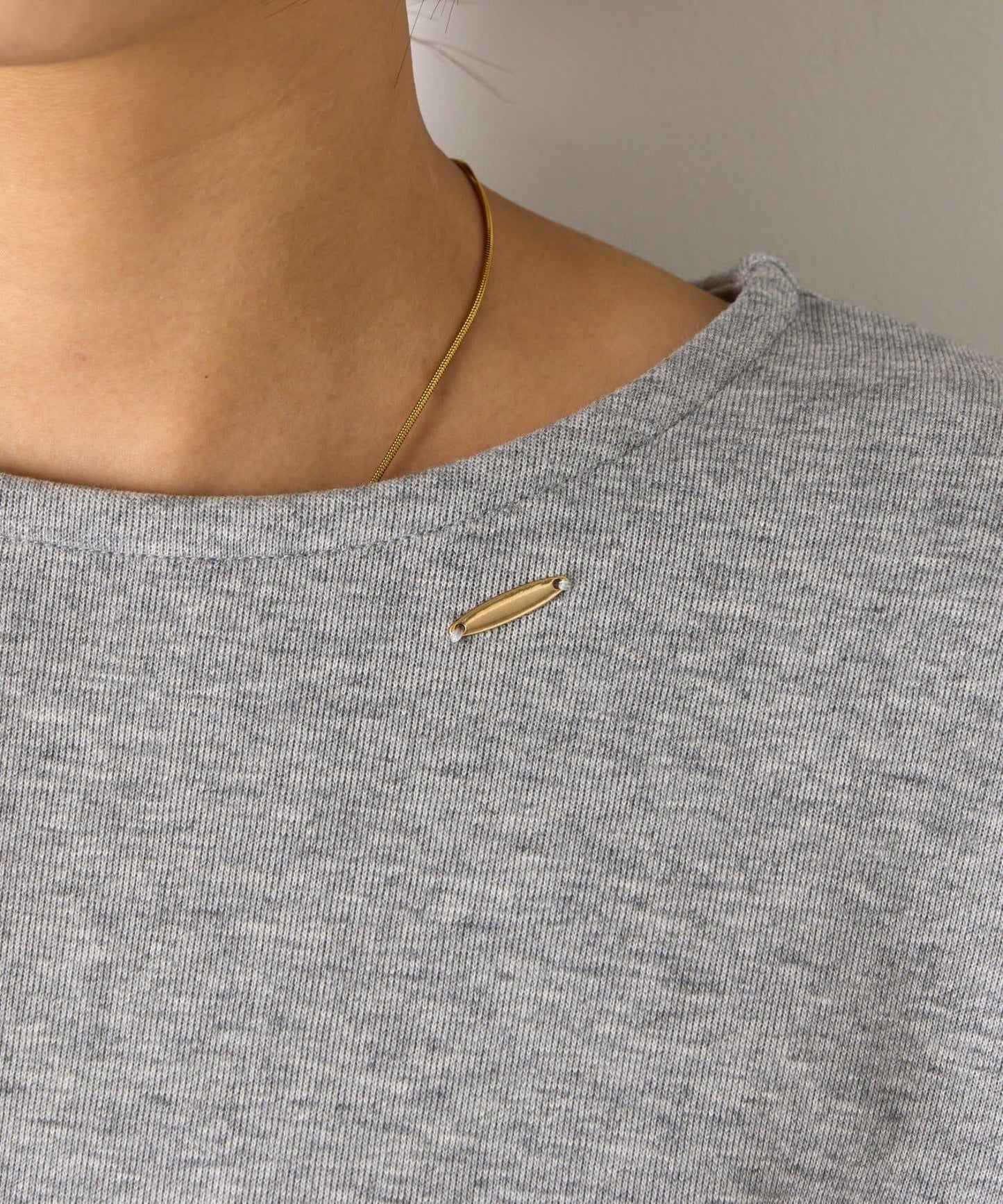 蝙蝠袖後背拉鍊套頭衫