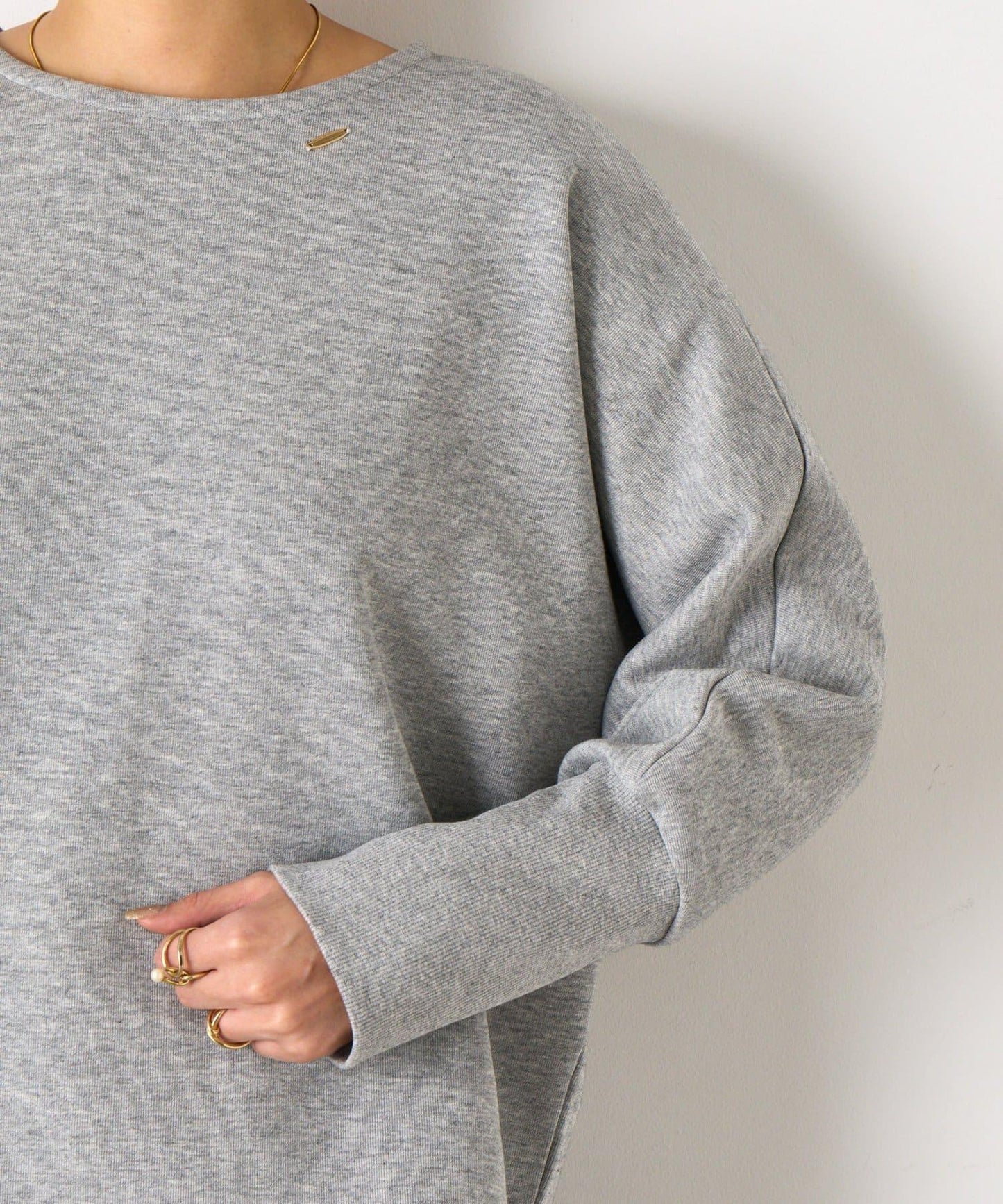 蝙蝠袖後背拉鍊套頭衫