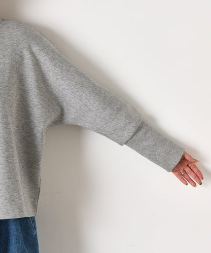 蝙蝠袖後背拉鍊套頭衫