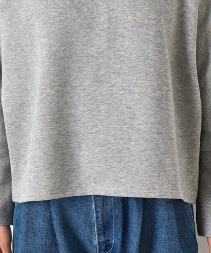 蝙蝠袖後背拉鍊套頭衫