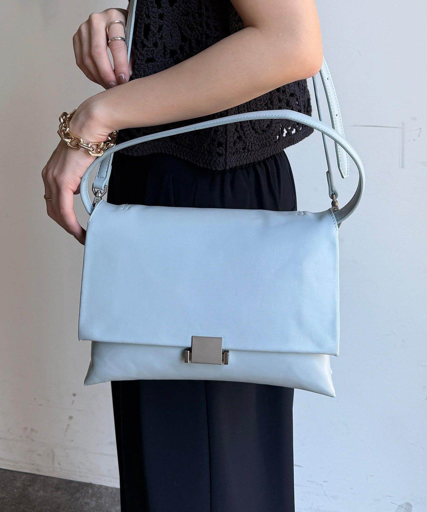 軟質翻蓋手提包