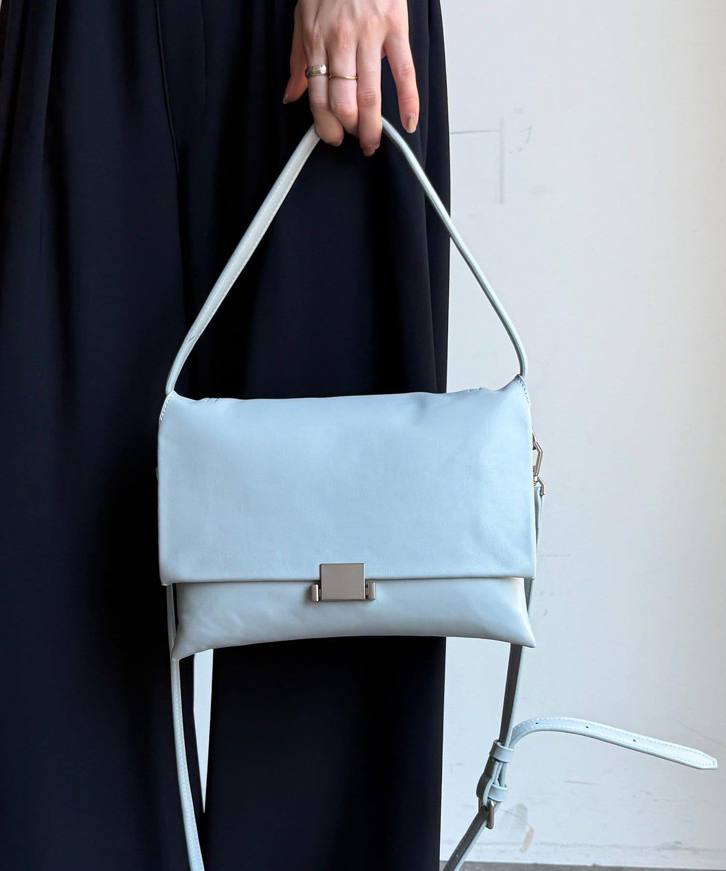 軟質翻蓋手提包