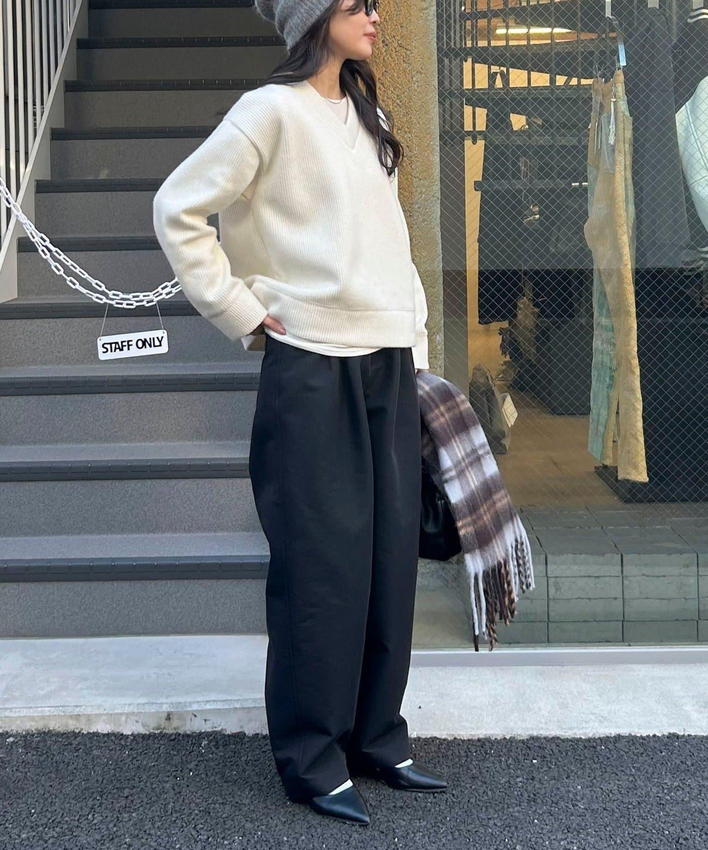 羅紋針織V領套頭衫