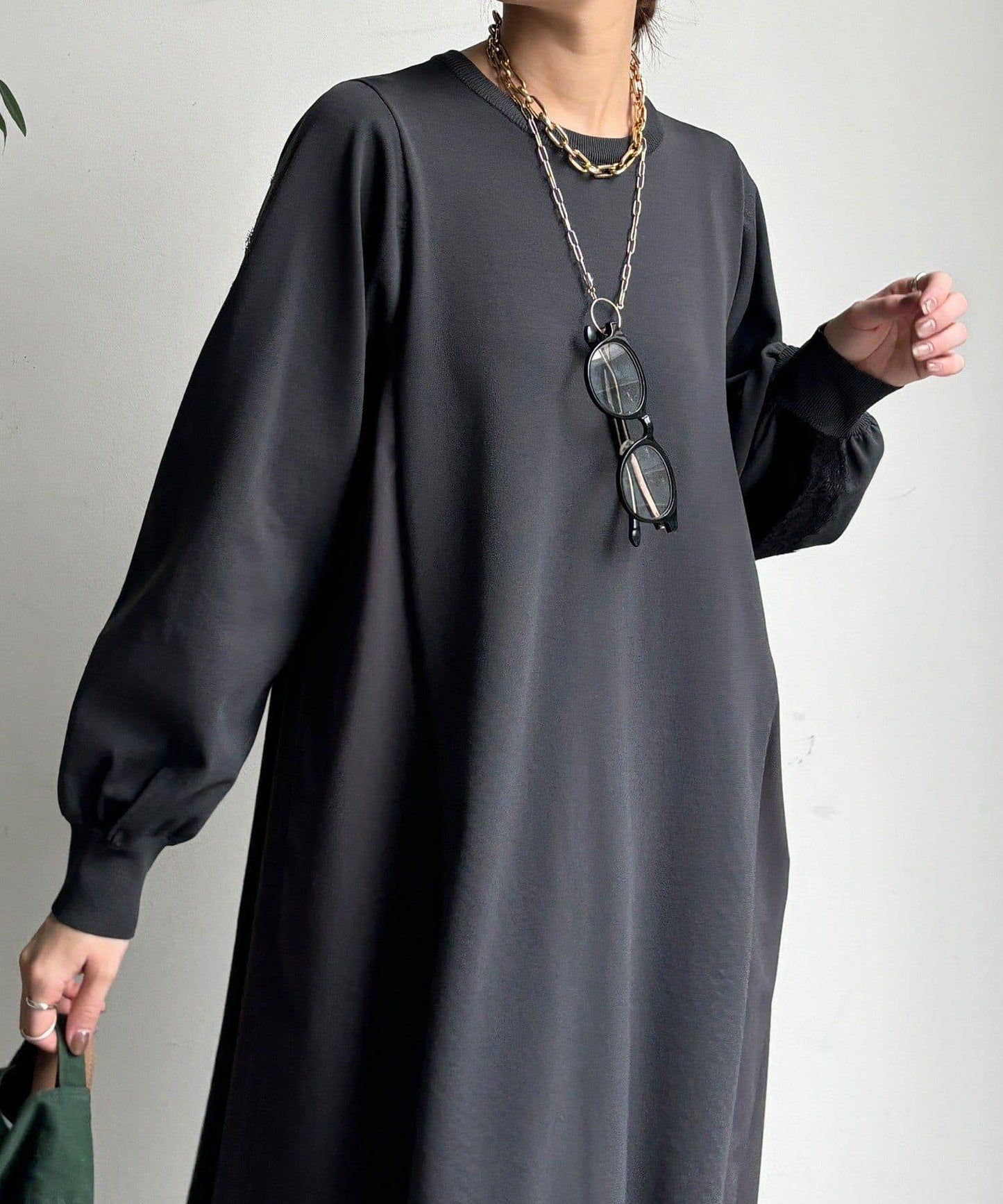 背部蕾絲拼接連衣裙