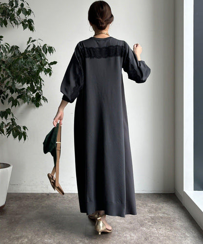 背部蕾絲拼接連衣裙