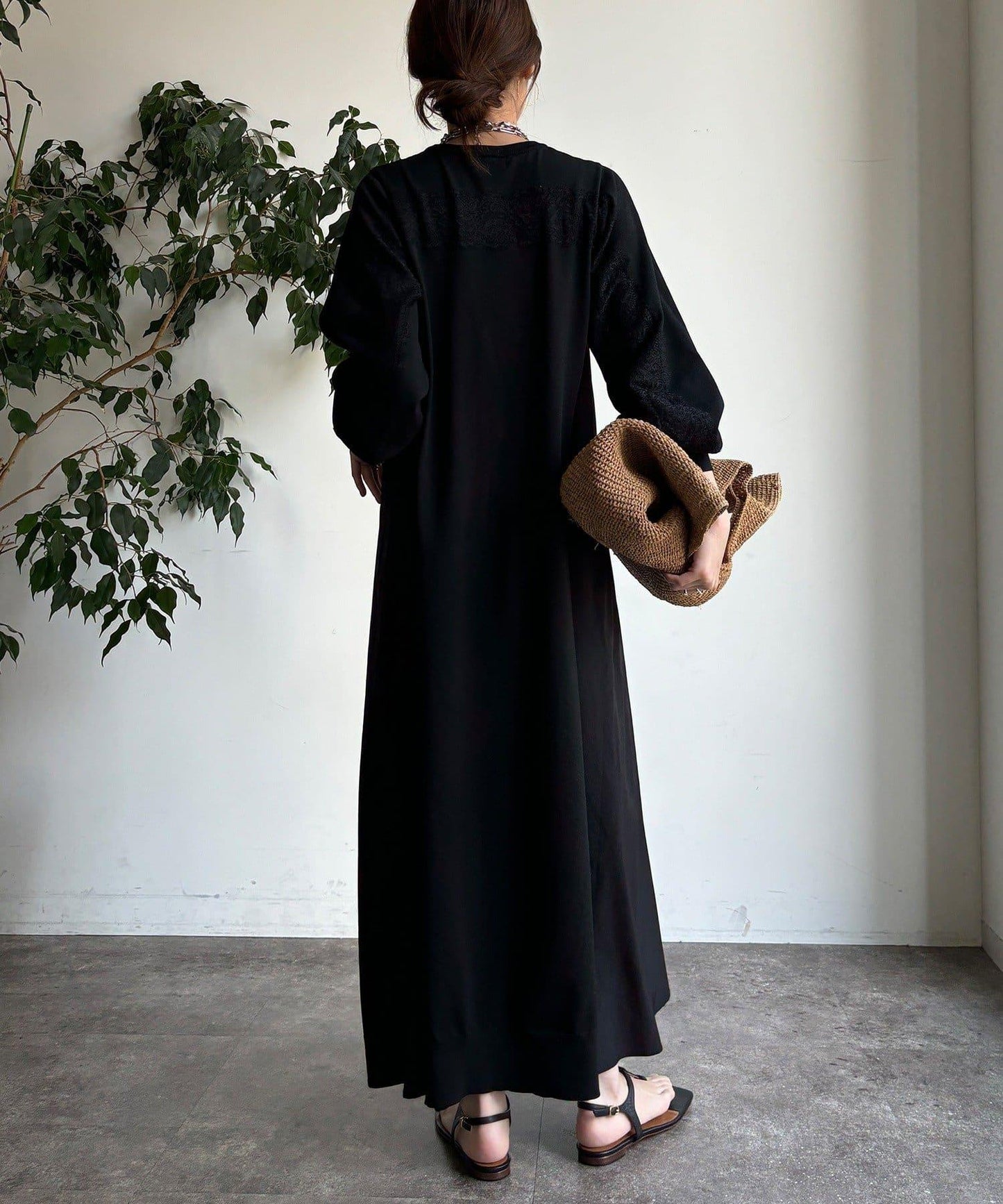 背部蕾絲拼接連衣裙