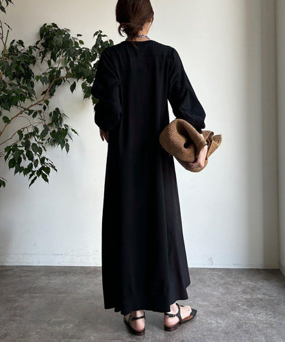 背部蕾絲拼接連衣裙