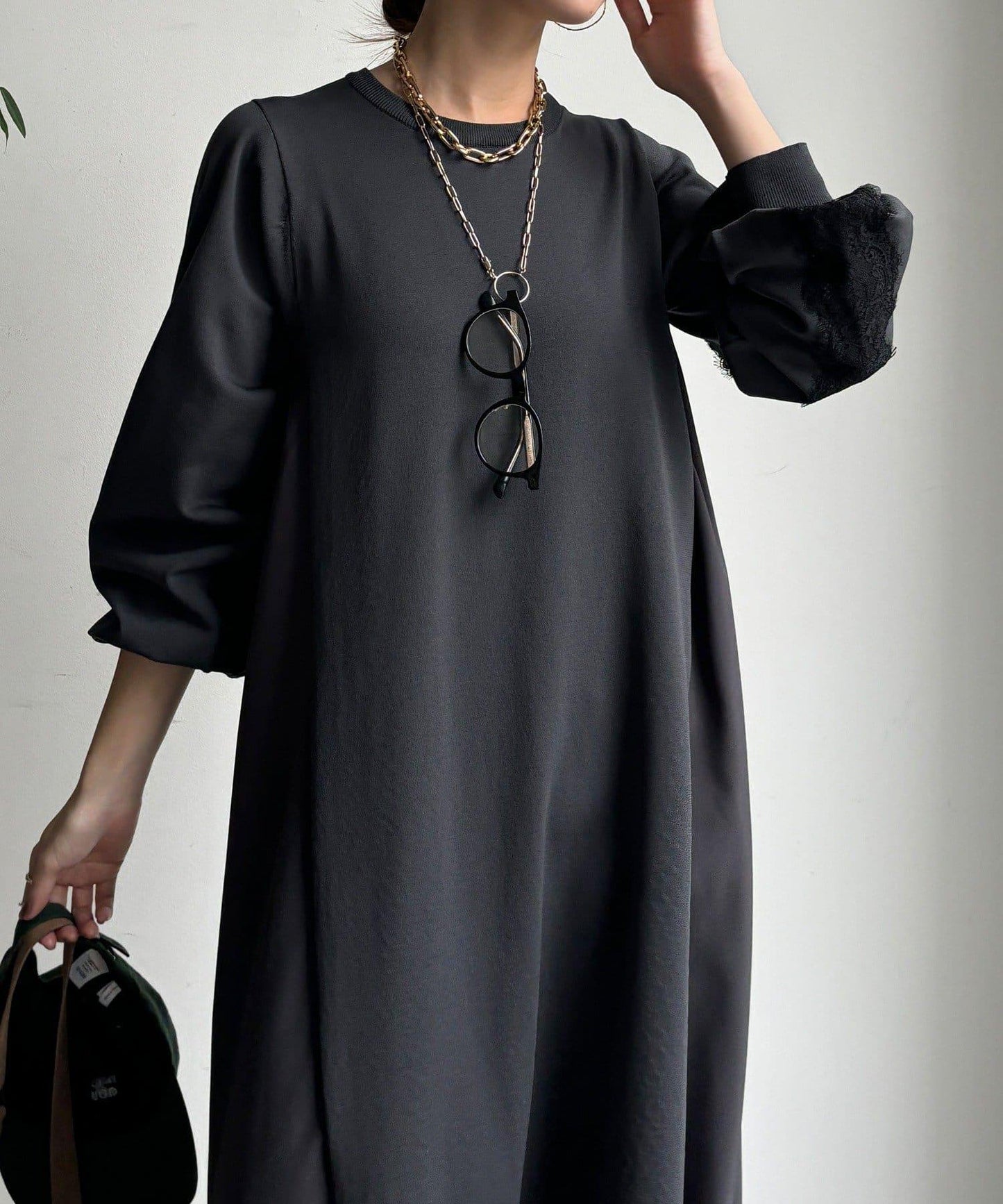 背部蕾絲拼接連衣裙