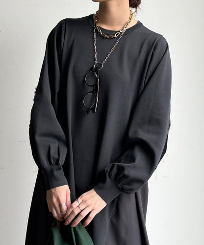 背部蕾絲拼接連衣裙