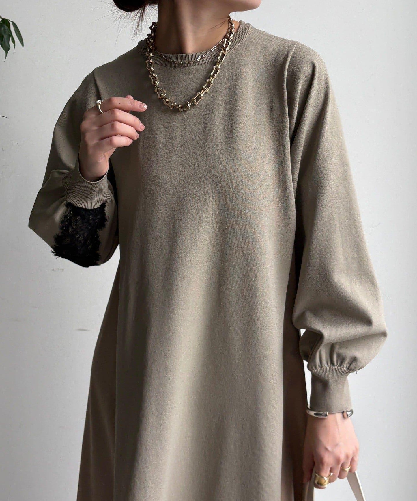 背部蕾絲拼接連衣裙