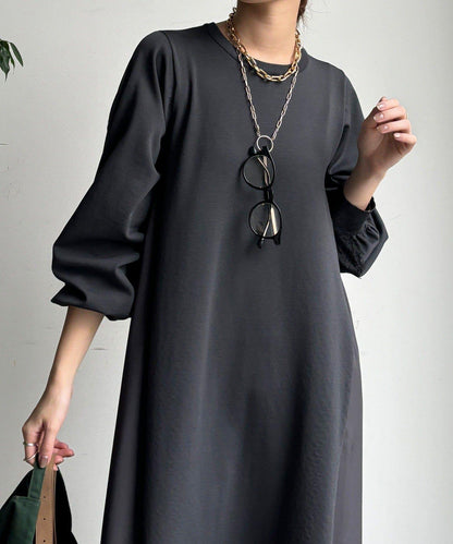 背部蕾絲拼接連衣裙