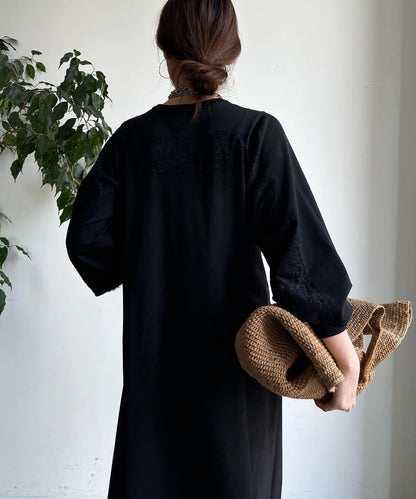 背部蕾絲拼接連衣裙