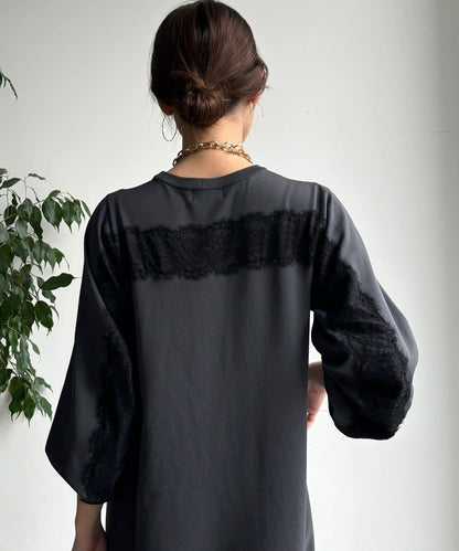 背部蕾絲拼接連衣裙