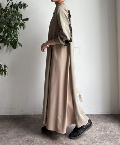 背部蕾絲拼接連衣裙