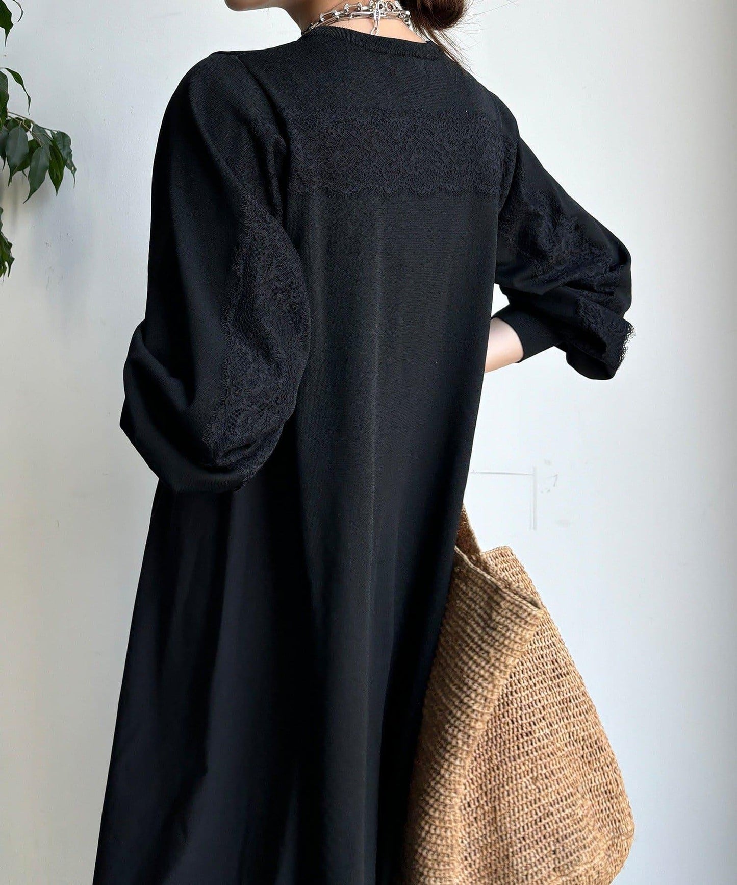 背部蕾絲拼接連衣裙