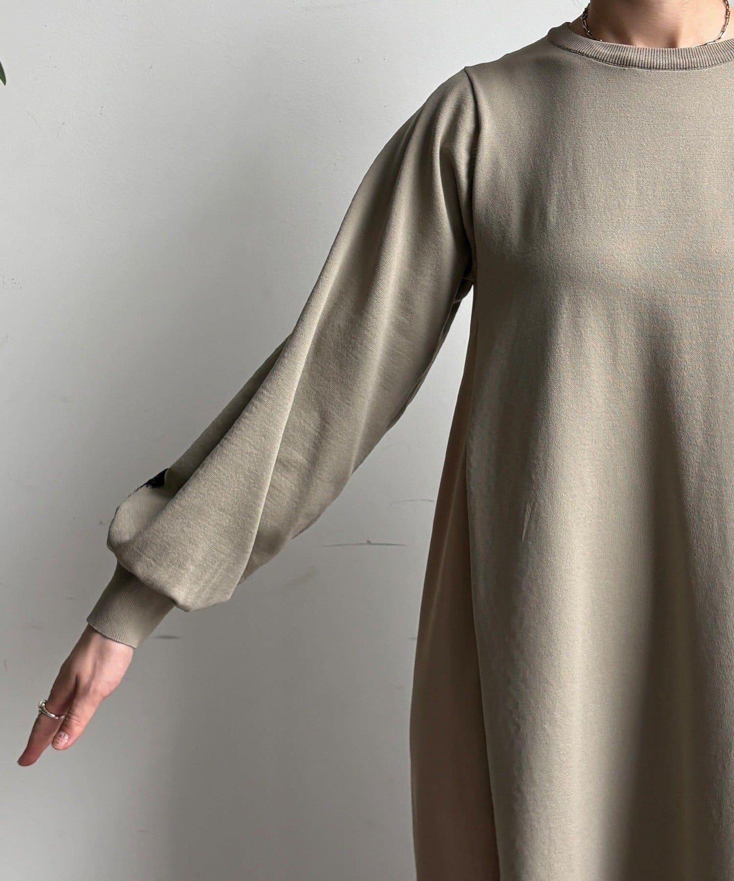 背部蕾絲拼接連衣裙